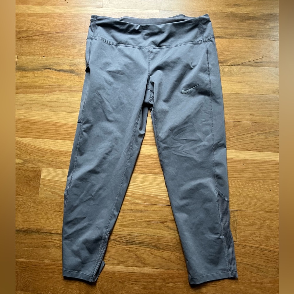 Grey Nike Cropped Leggings
